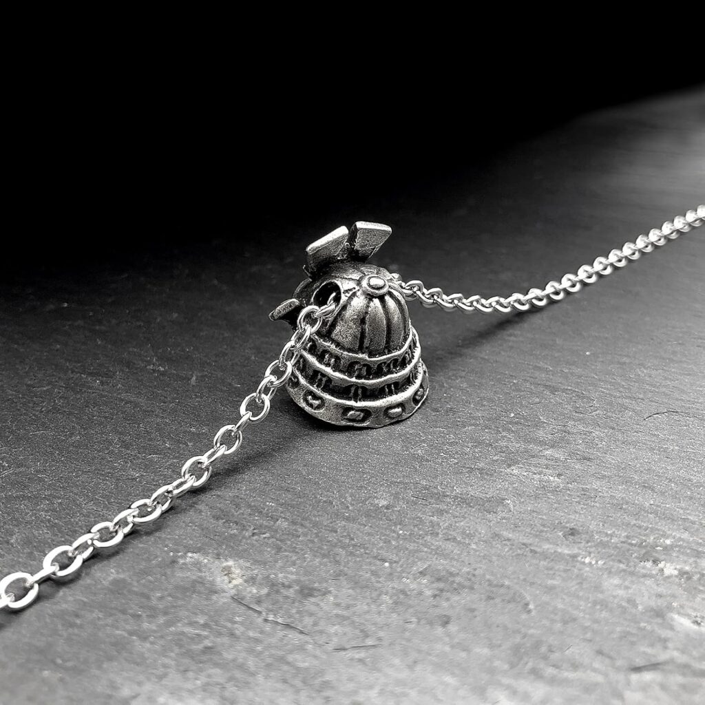 Wchama Japanese Samurai Shogun Helmet Mask Necklace Armor Ghost Tsushima Good Luck Charm Necklaces